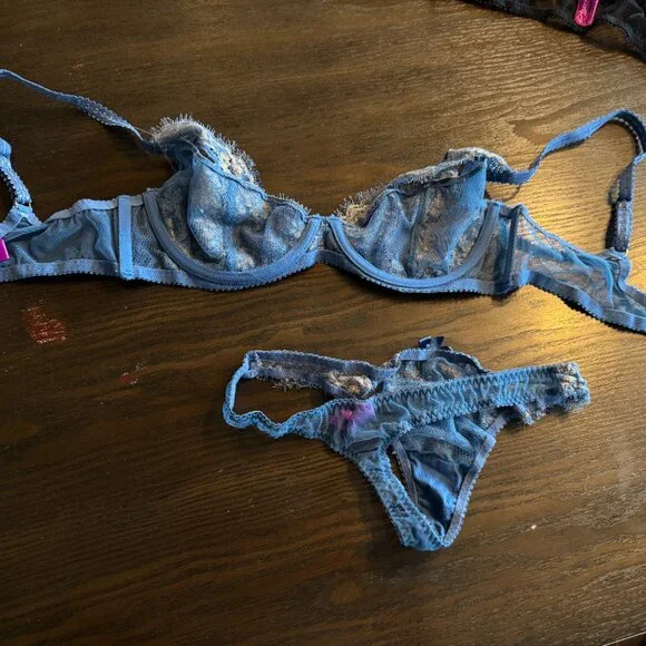 L'Agent by Agent Provocateur Blue & Gold Lace Bra and Thong Panty Lingerie Set - Picture 9 of 9